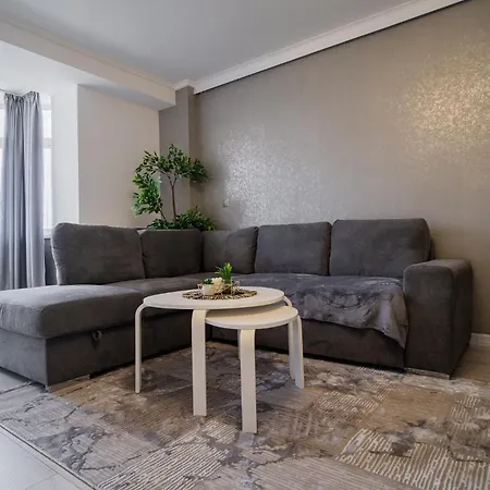 Luxury 2br On Decebal Avenue *