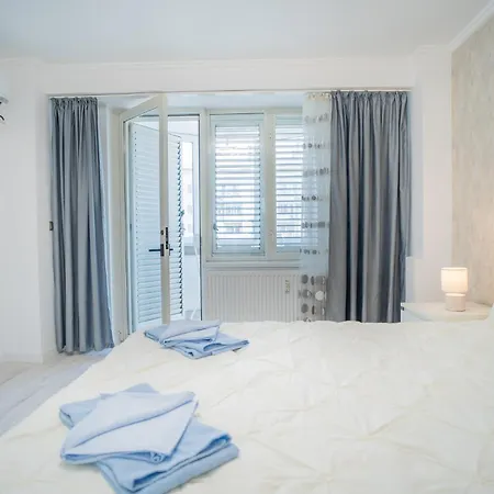 Luxury 2br On Decebal Avenue