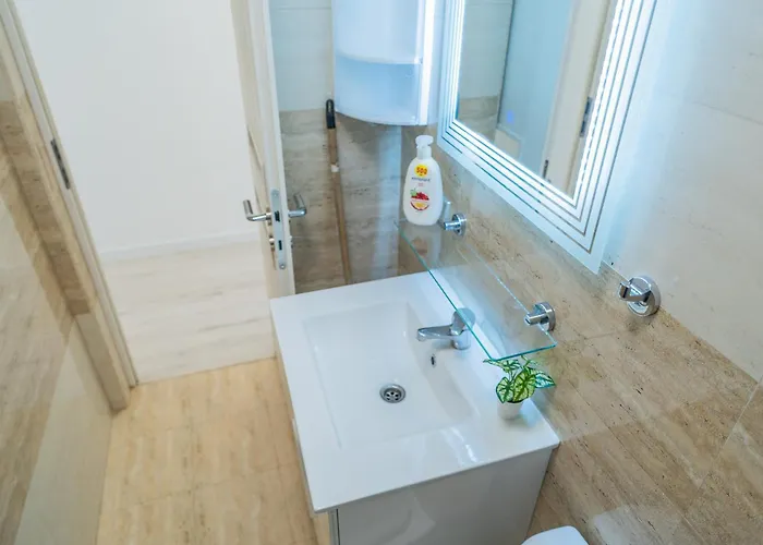 Luxury 2br On Decebal Avenue