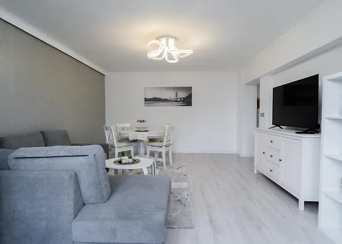 Luxury 2br On Decebal Avenue