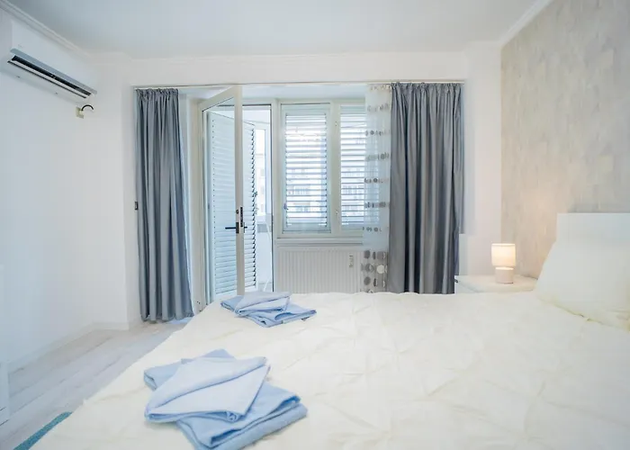 Luxury 2br On Decebal Avenue