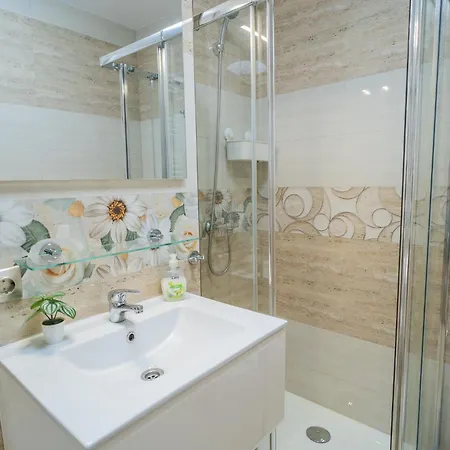 Luxury 2br On Decebal Avenue *