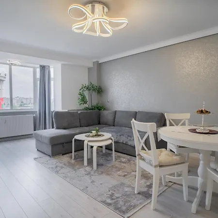 Luxury 2br On Decebal Avenue