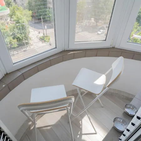 Luxury 2br On Decebal Avenue Bükreş
