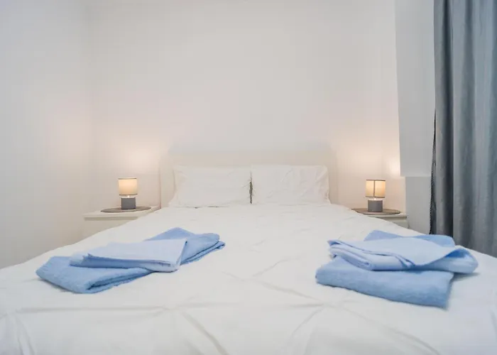 Luxury 2br On Decebal Avenue