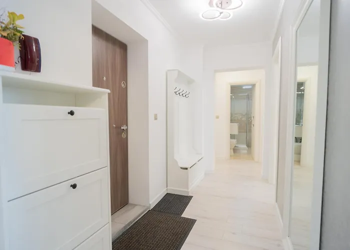 Luxury 2br On Decebal Avenue *