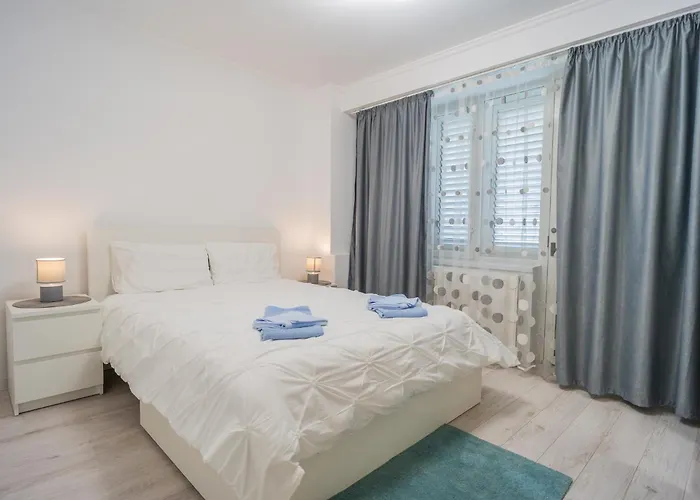 Appartement Luxury 2br On Decebal Avenue *