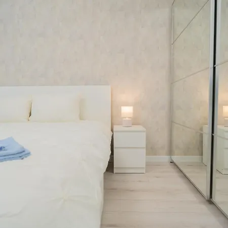 Luxury 2br On Decebal Avenue