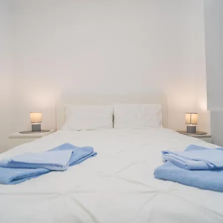 Luxury 2br On Decebal Avenue