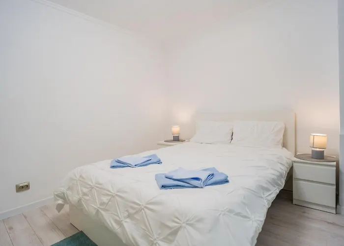 Lägenhet Luxury 2br On Decebal Avenue *