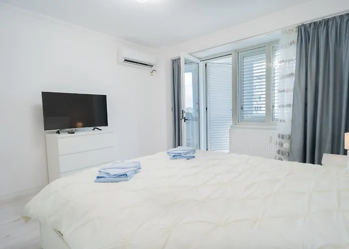 Luxury 2br On Decebal Avenue *